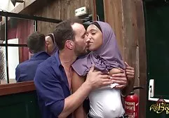 Big bridesmaid fled from the wedding to fuck with the black