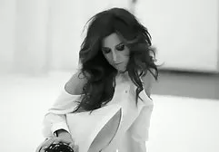 Junior escort could not resist and fucked the prisoner