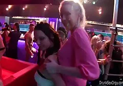 Old blonde idiot spoiled a guy and fucked him on the floor