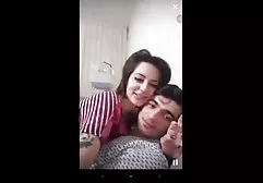 Juicy lesbian brunettes zhahaetsya in the bedroom