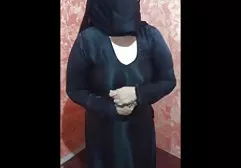 Experienced woman made a guy fuck her