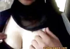 Stunning blonde gave herself a candid photo shoot