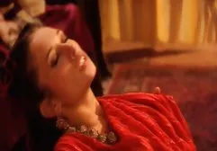 The client quickly fucked the narrow-eyed slut in the hotel