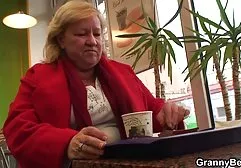 Squeaky lady in glasses sucks well and gets shaved on her pepper shaved