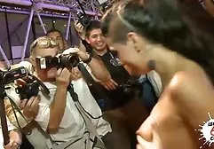 The guy tied his sexy girlfriend in bed