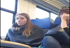 Brunette could not resist the idea of ​​jerking her feet