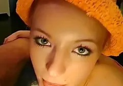 Famous beauty poses for her lover